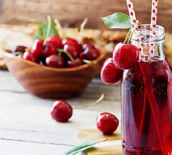 قیمت و خرید آبمیوه پاکتی آلبالو طبیعی و خالص + فروش ارزان